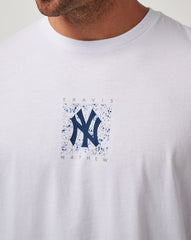 New York Yankees In The Dugout Tee Men|Game Day|New/White