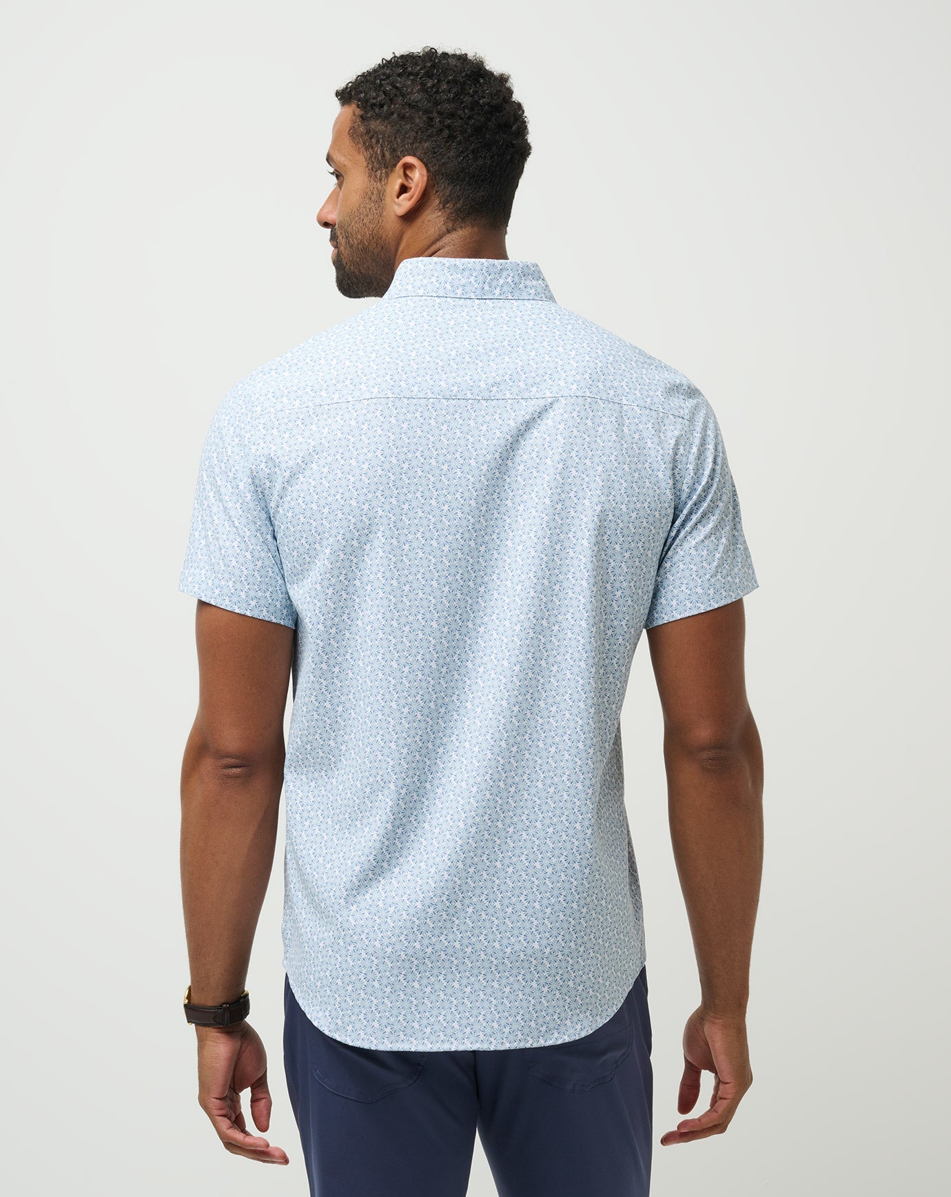 Techwoven Country Mile Button-Up Men/White