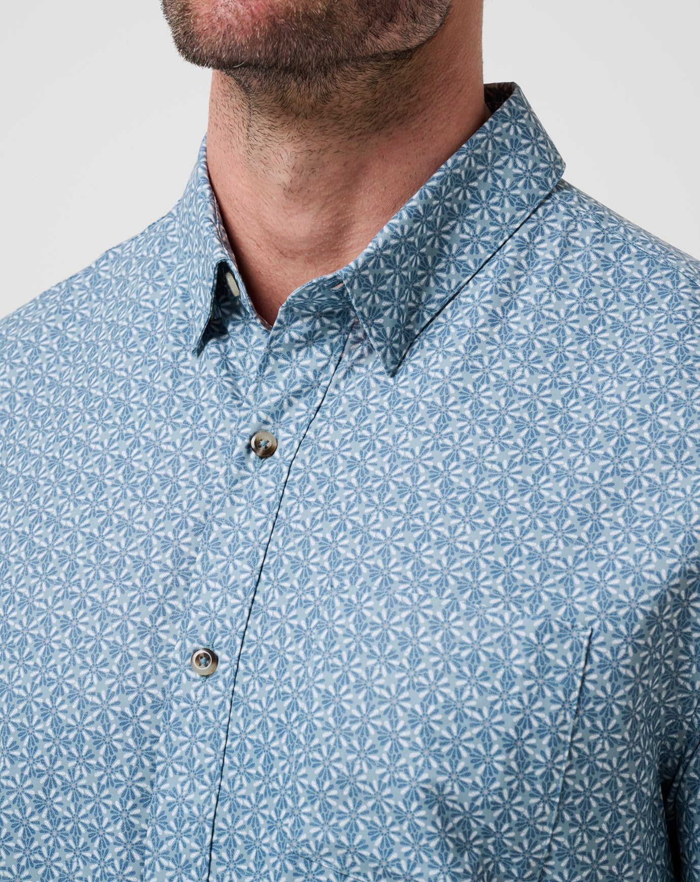 Techwoven Country Mile Button-Up Men/Arona