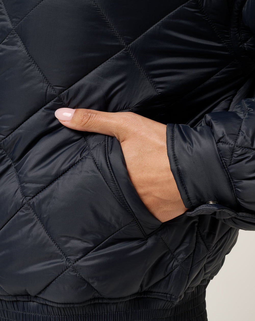 Lights At Night Quilted Jacket Women/Obsidian
