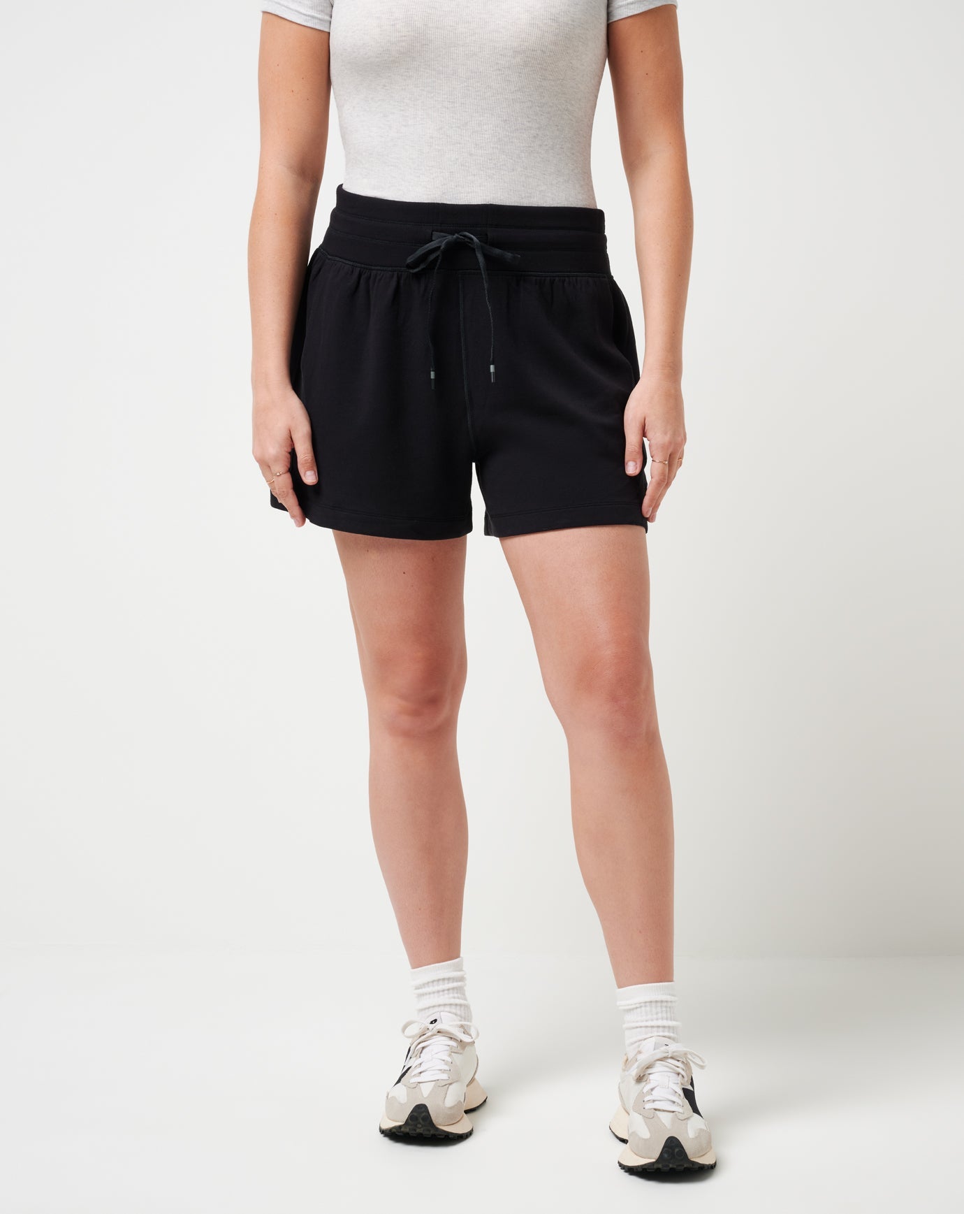 Skyloft Soft Tie Short Women/Black