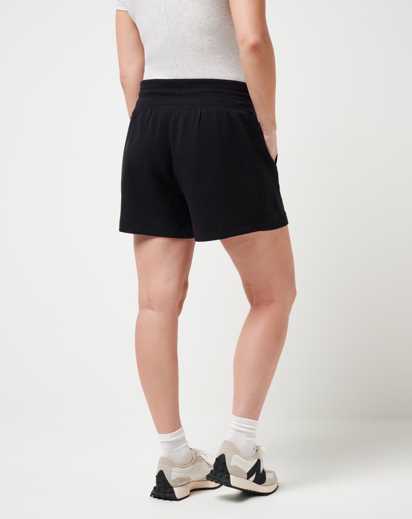Skyloft Soft Tie Short Women/Black